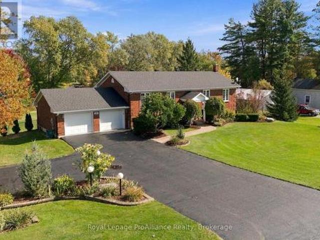 House for sale in Foxboro, Central Ontario