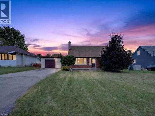 House for sale in Meinzinger Park-Lakeside, Kitchener