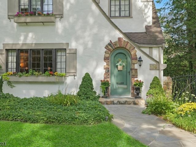 House for sale in Summit, New Jersey