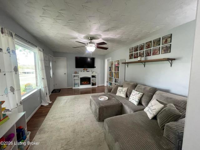 House for sale in Mount Washington, Bullitt County