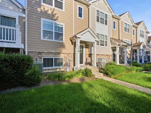 Townhouse for sale in Elgin, Illinois