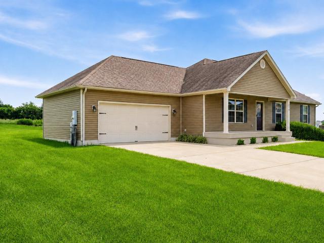 House for sale in Cecilia, Kentucky