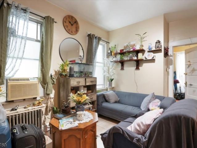 House for sale in Clifton