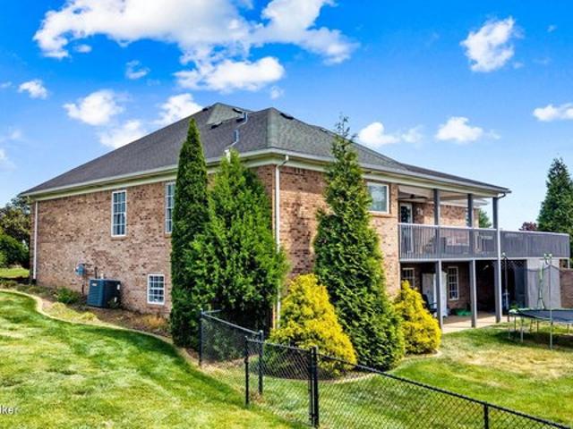 House for sale in Shepherdsville, Kentucky