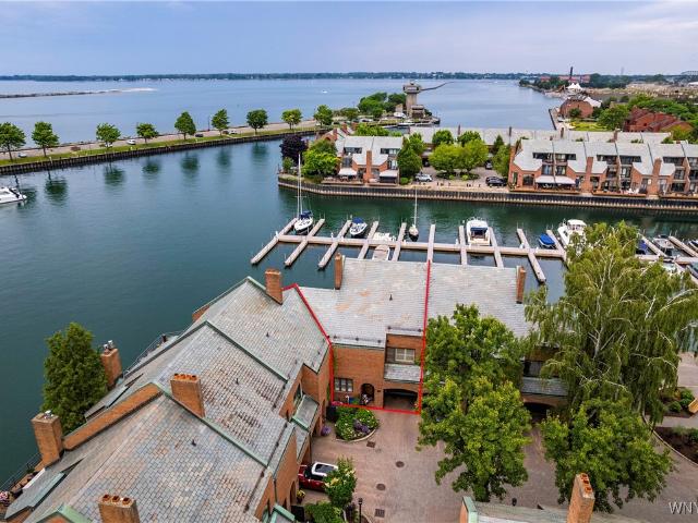Townhouse for sale in Buffalo