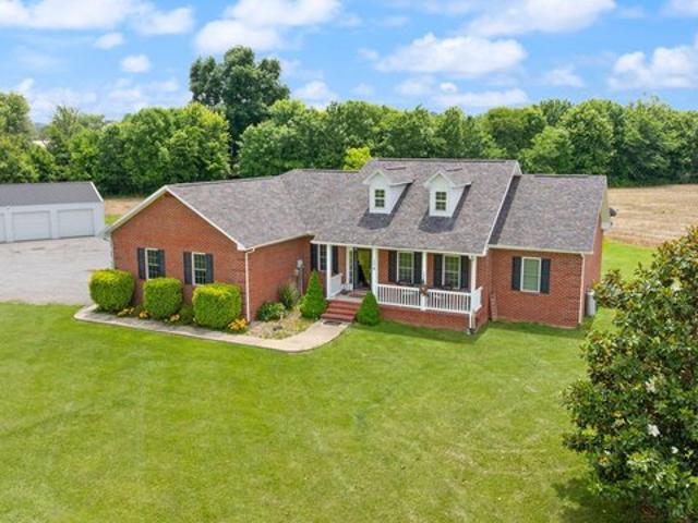 House for sale in Jamestown, Kentucky