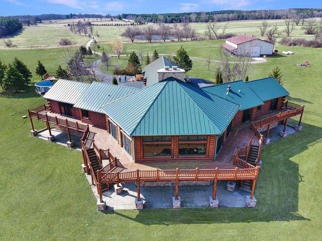House for sale in Mchenry, Illinois