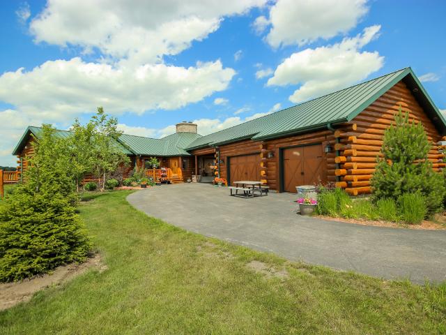 House for sale in Mchenry, Illinois