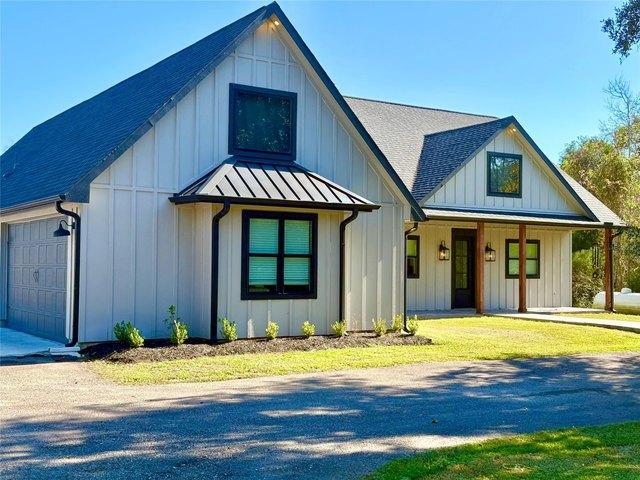 Farm for sale in Damon, Texas