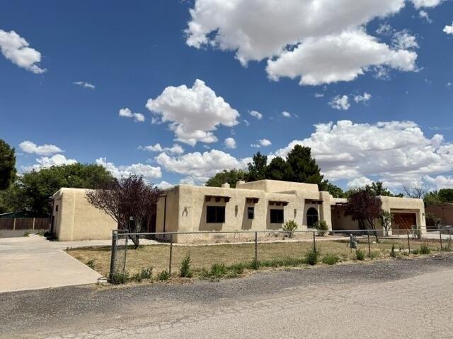House for sale in Bosque Farms, New Mexico