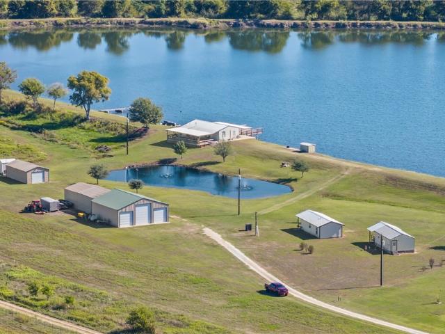 House for sale in Cameron, Milam County