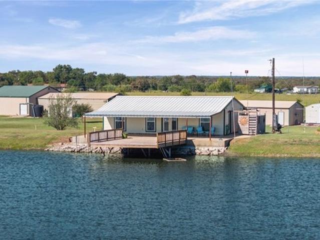 House for sale in Cameron, Milam County