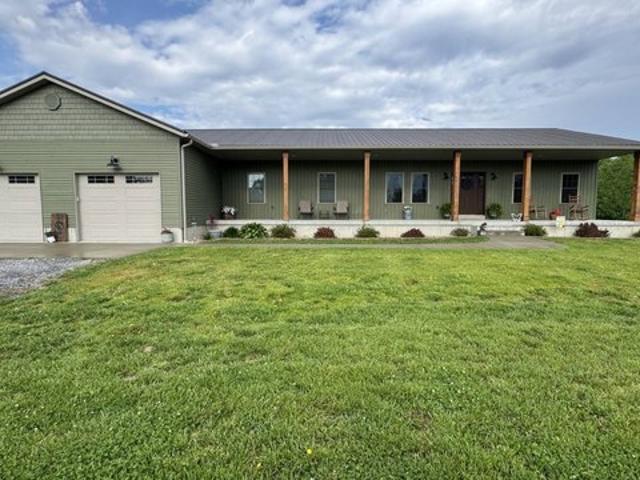 House for sale in Cisne, Illinois