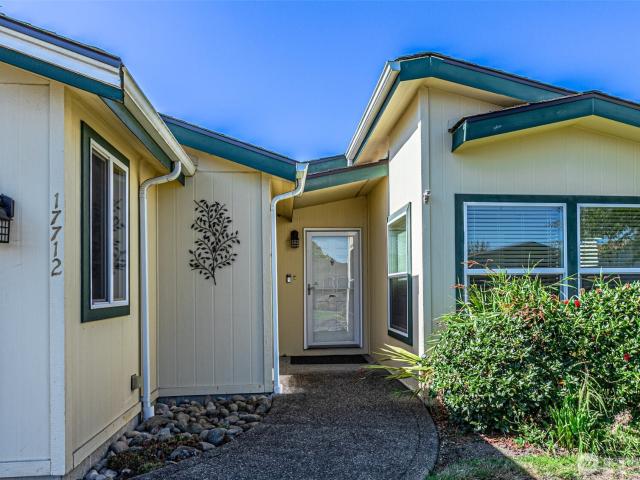 House for sale in Spanaway, Pierce County