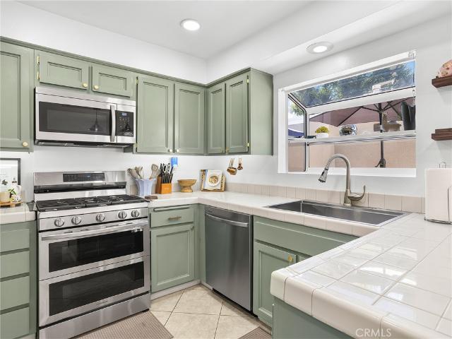 Townhouse for sale in Canoga Park, California