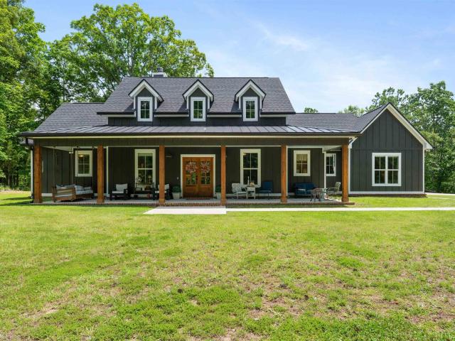 House for sale in Columbiana, Alabama