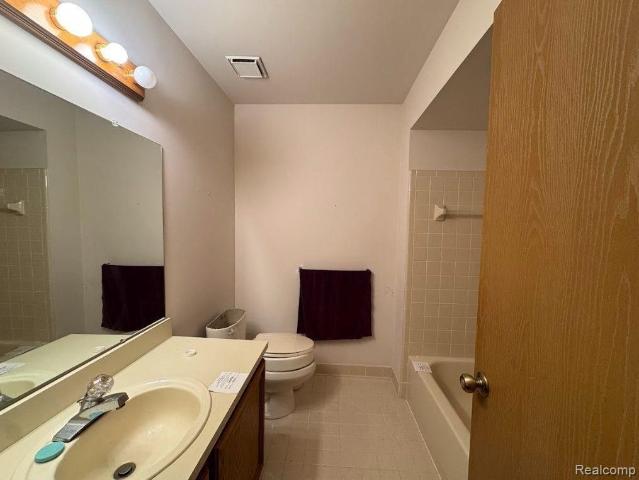 Condo for sale in Clinton Township