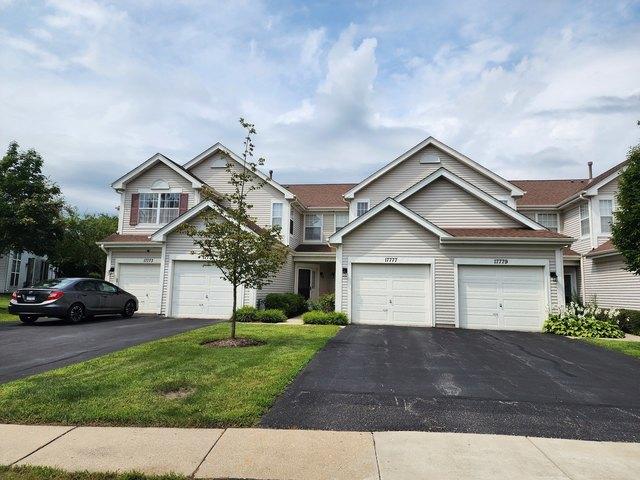 Townhouse for sale in Gurnee, Illinois