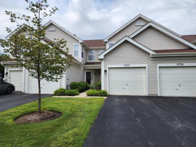 Townhouse for sale in Gurnee, Illinois