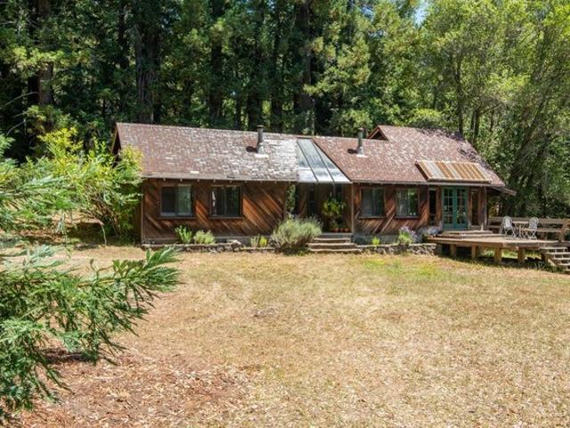 House for sale in Camp Meeker, California