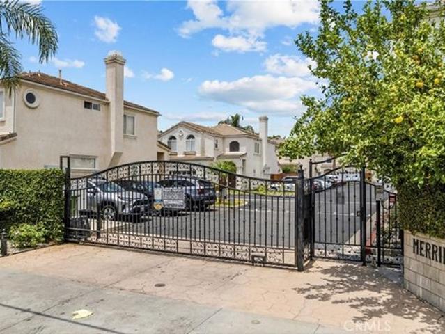 Condo for sale in Canoga Park, California