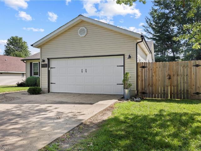 House for sale in Lagrange, Ohio