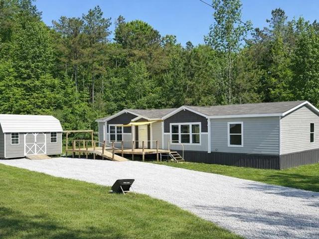 House for sale in Blue Springs, Mississippi