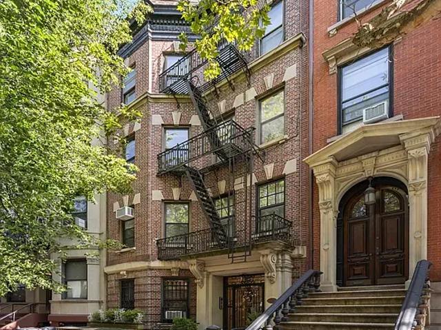 Property for sale in Cobble Hill Historic District, New York