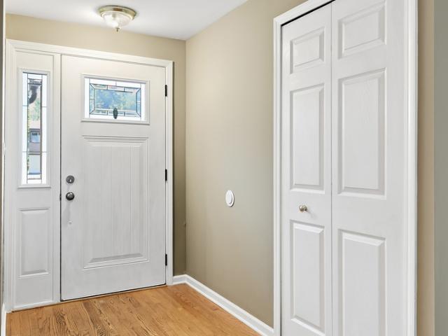Townhouse for sale in Indian Head Park, Cook County
