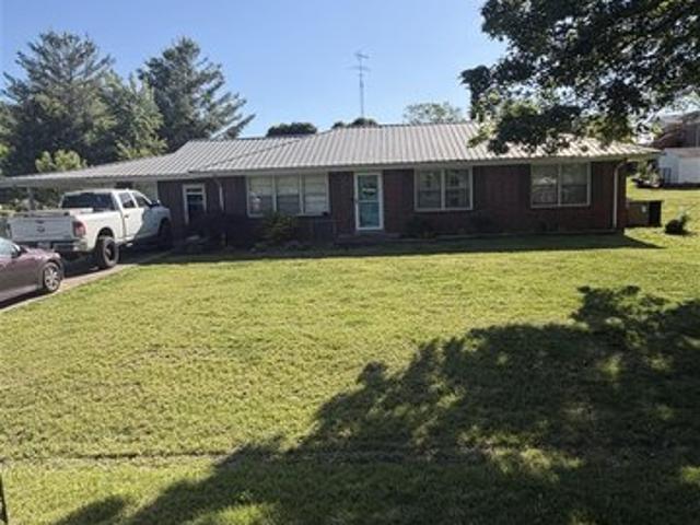 House for sale in Adolphus, Kentucky