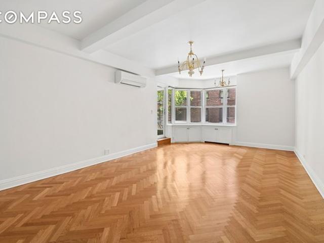 Condo for sale in Arverne, New York