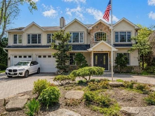 House for sale in Cresskill, New Jersey