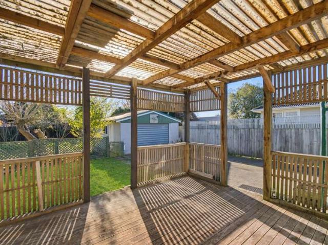 House for sale in Chaslands, Canterbury