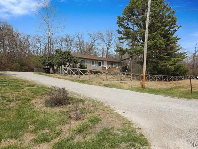 House for sale in Villa Ridge, Missouri