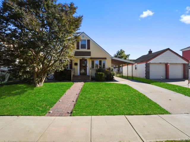 House for sale in Hempstead Hills (West), Village of Hempstead