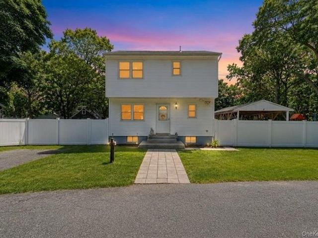House for sale in Centereach, New York