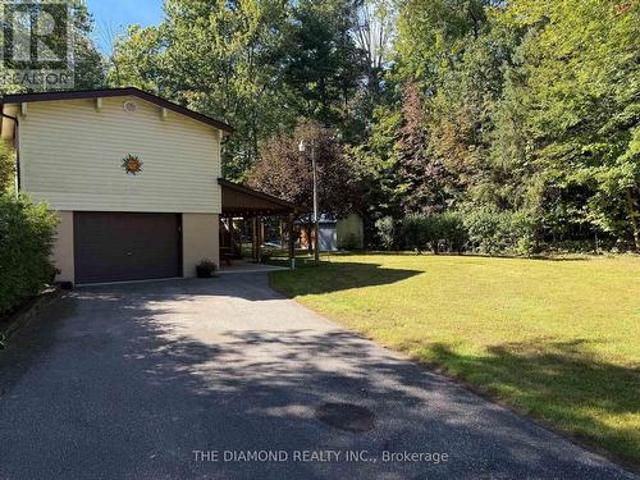House for sale in Tiny, Central Ontario