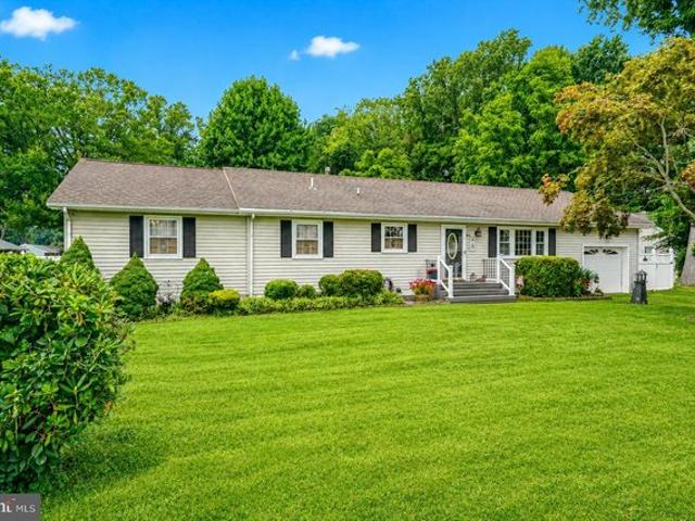 House for sale in Deepwater, New Jersey