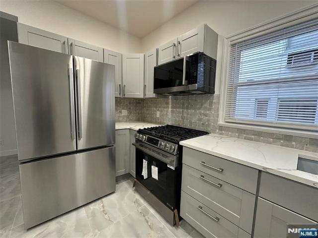 Duplex for rent in Hasbrouck Heights, New Jersey