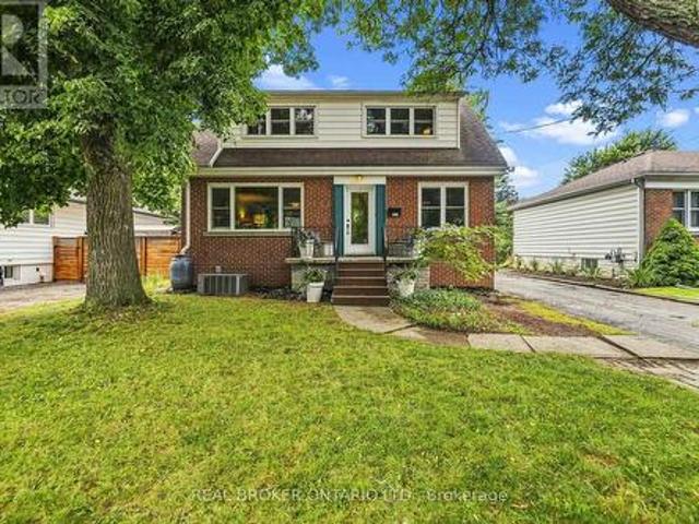 House for sale in Ancaster, Ontario
