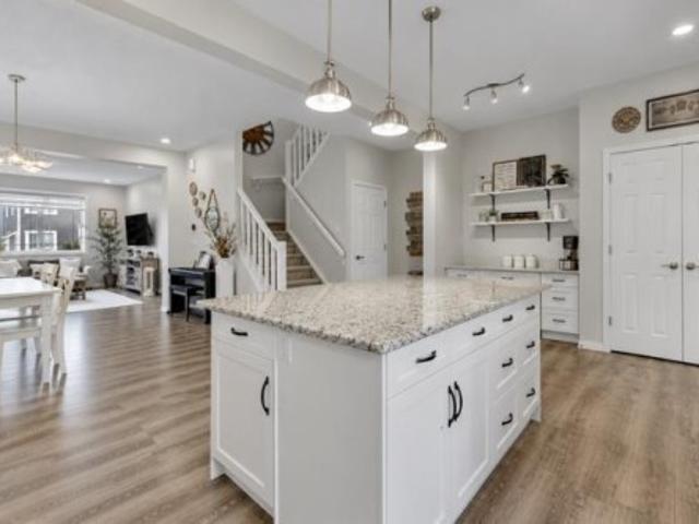 House for sale in Yorkville, Calgary