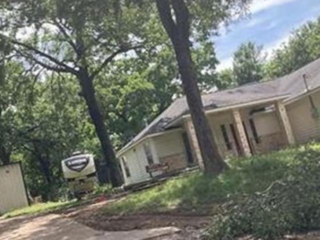 House for sale in Henderson, Texas