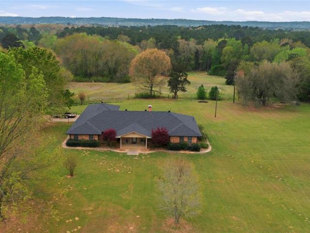 House for sale in Henderson, Texas