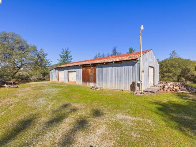 House for sale in Big Oak Flat, California