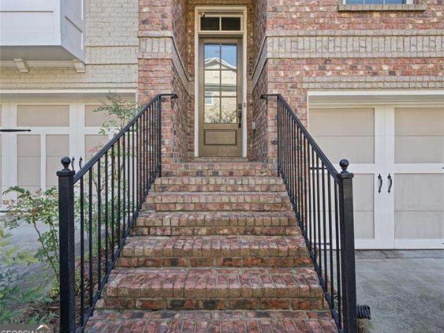 Townhouse for sale in Dunwoody, DeKalb County