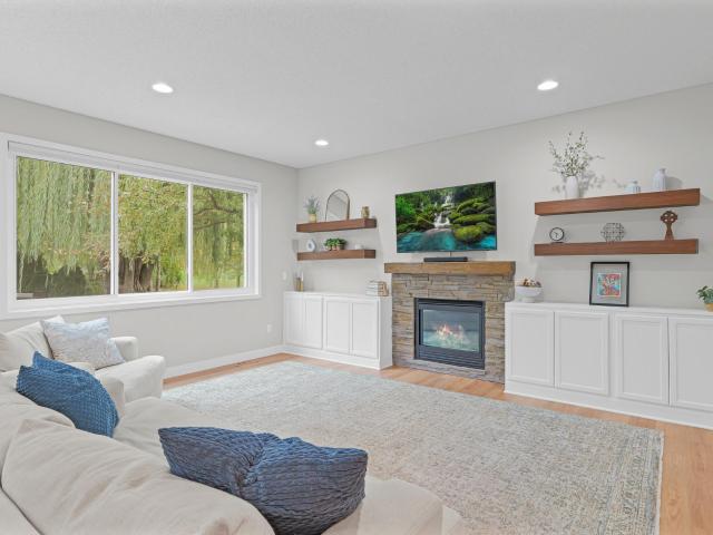 House for sale in Gleason Farms, Maple Grove