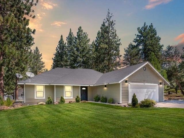 House for sale in Weed, California