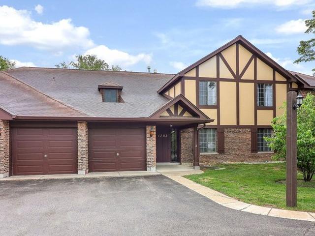 Condo for sale in Wheaton, Illinois