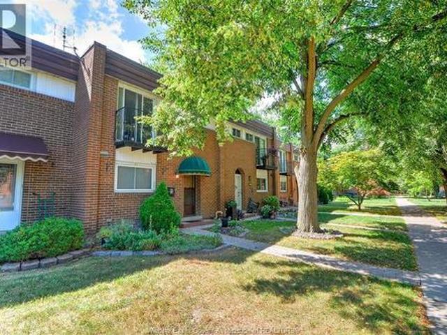 Townhouse for rent in Maidstone, Ontario
