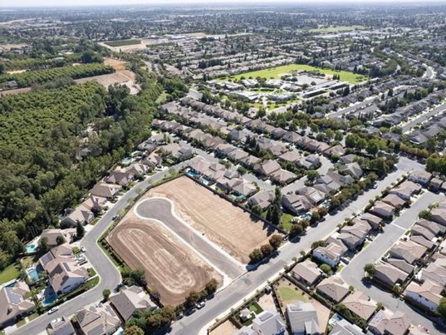 Land for sale in Clovis, California